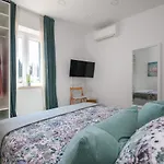 Sunny Getaway Apartments